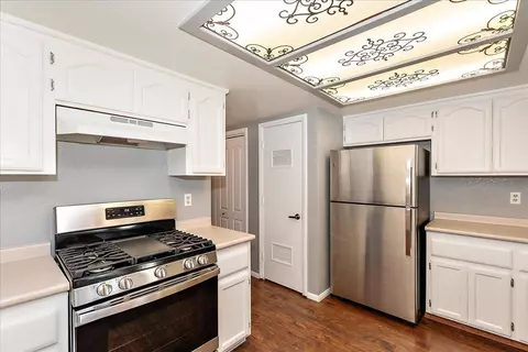 Kitchen - 859 Cypress Ln, Big Bear City, CA 92314 photo 3 of 4