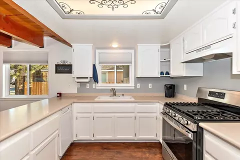 Kitchen - 859 Cypress Ln, Big Bear City, CA 92314 photo 1 of 4