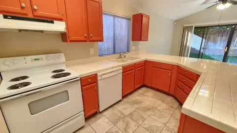 Kitchen - 54845 Avenida Ramirez, La Quinta, CA 92253 photo 2 of 4