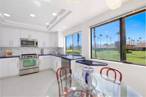 89 Maximo Way, Palm Desert, CA 92260 photo 2