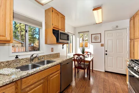 Kitchen - 1105 Myrtle Ave, Big Bear City, CA 92314 photo 1 of 4