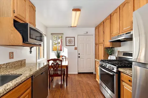 Kitchen - 1105 Myrtle Ave, Big Bear City, CA 92314 photo 2 of 4