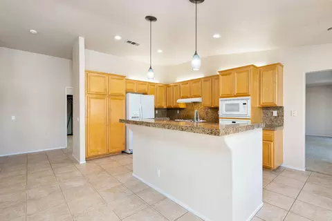 Kitchen - 82356 Crosby Dr, Indio, CA 92201 photo 2 of 6