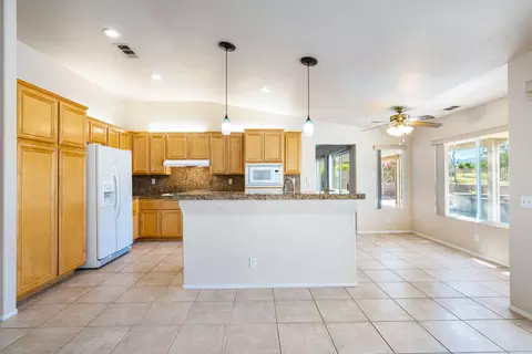 Kitchen - 82356 Crosby Dr, Indio, CA 92201 photo 3 of 6