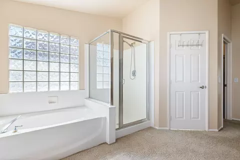 Bath - 82356 Crosby Dr, Indio, CA 92201 photo 2 of 4