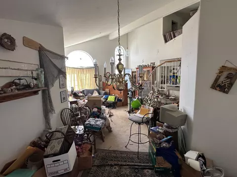 735 Blake Rd, Riverside, CA 92501 photo 2