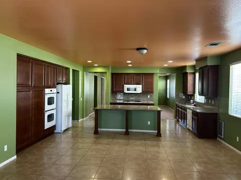 Kitchen - 80319 Caprice Dr, Indio, CA 92203 photo 2 of 2