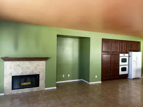 Living - 80319 Caprice Dr, Indio, CA 92203 photo 3 of 5