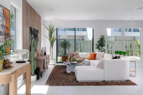907 Random Rd, Palm Springs, CA 92264