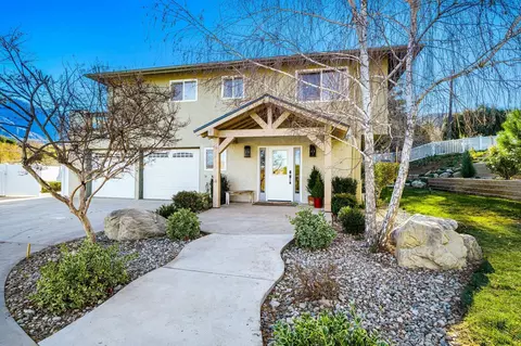 11355 Acropolis Dr, Yucaipa, CA 92399