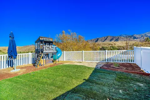 11355 Acropolis Dr, Yucaipa, CA 92399 photo 38
