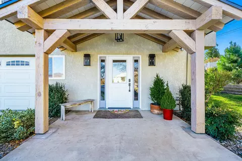 11355 Acropolis Dr, Yucaipa, CA 92399 photo 2