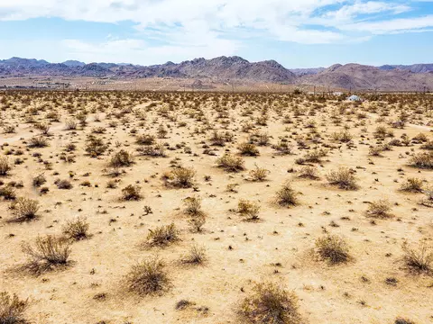 5589 Sutton Rd, Joshua Tree, CA 92252