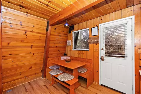 Dining - 573 Silver Tip Dr, Big Bear Lake, CA 92315 photo 2 of 2