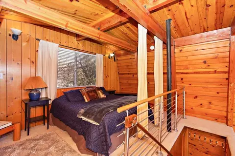 Bedroom - 573 Silver Tip Dr, Big Bear Lake, CA 92315 photo 1 of 2