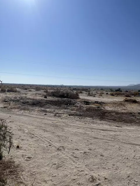 3702 Palm Dr, Thermal, CA 92274 photo 2