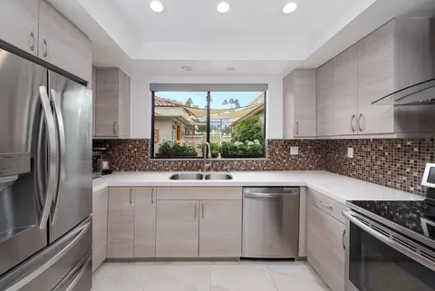 2316 Oakcrest Dr, Palm Springs, CA 92264