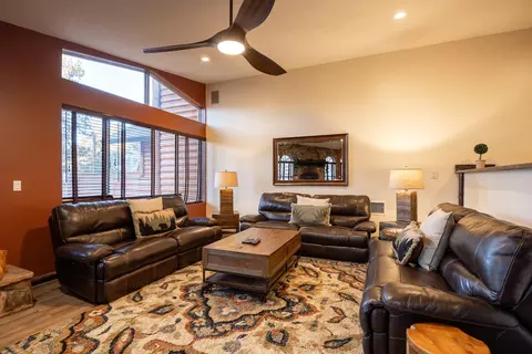 Living - 708 Circle Ln, Big Bear Lake, CA 92315 photo 5 of 7