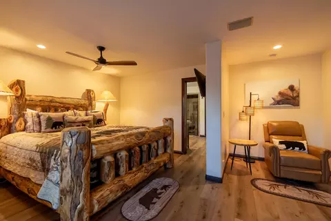 Bedroom - 708 Circle Ln, Big Bear Lake, CA 92315 photo 2 of 11