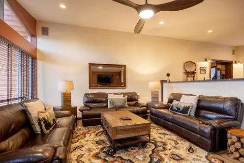 Living - 708 Circle Ln, Big Bear Lake, CA 92315 photo 6 of 7