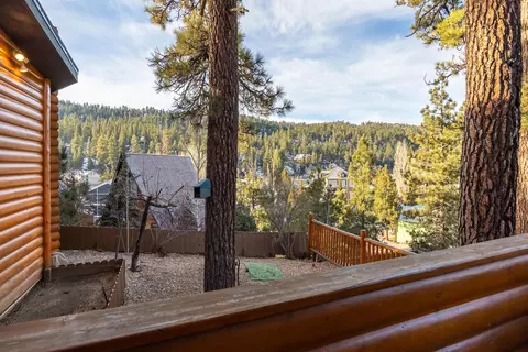 Exterior - 708 Circle Ln, Big Bear Lake, CA 92315 photo 2 of 4
