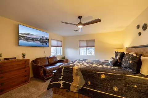 Bedroom - 708 Circle Ln, Big Bear Lake, CA 92315 photo 10 of 11