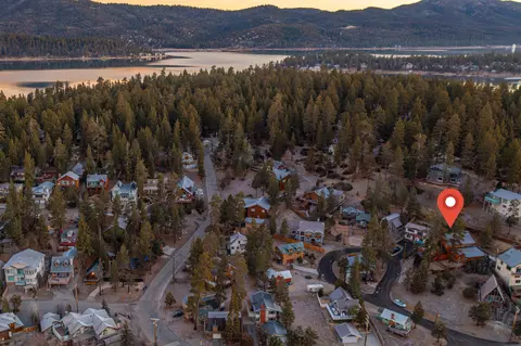 View/Area - 708 Circle Ln, Big Bear Lake, CA 92315 photo 4 of 7