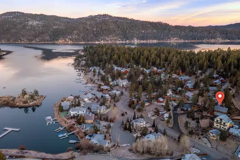View/Area - 708 Circle Ln, Big Bear Lake, CA 92315 photo 5 of 7