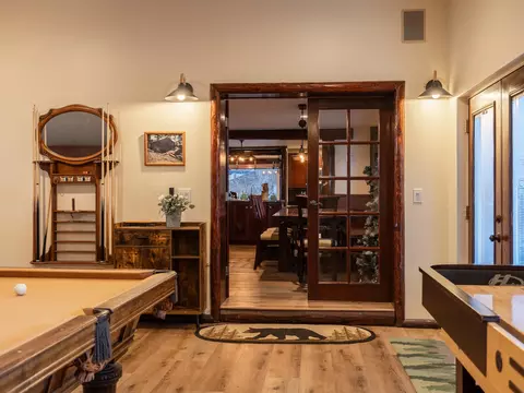 Entry Way - 708 Circle Ln, Big Bear Lake, CA 92315 photo 1 of 3