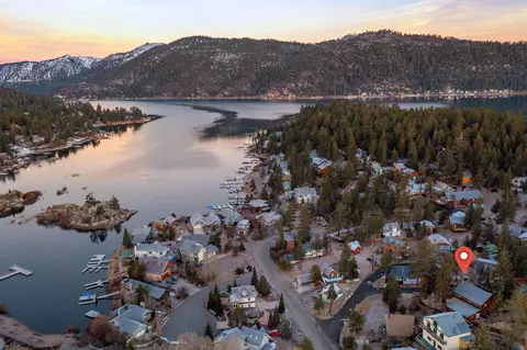View/Area - 708 Circle Ln, Big Bear Lake, CA 92315 photo 6 of 7