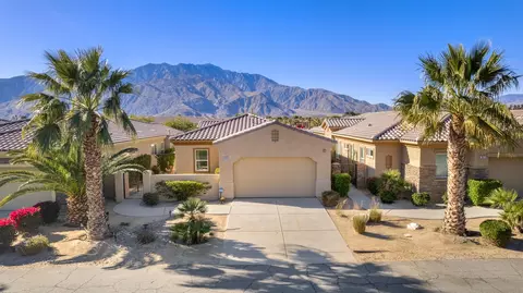 28587 W Natoma Dr, Cathedral City, CA 92234