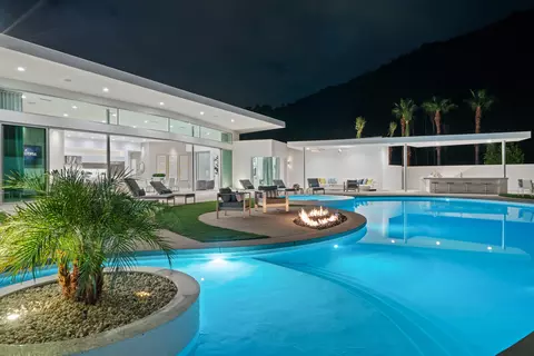 698 Las Palmas Estates Dr, Palm Springs, CA 92262