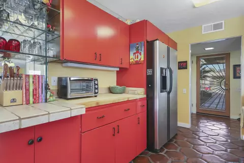Kitchen - 42445 Adams St, Bermuda Dunes, CA 92203 photo 4 of 4