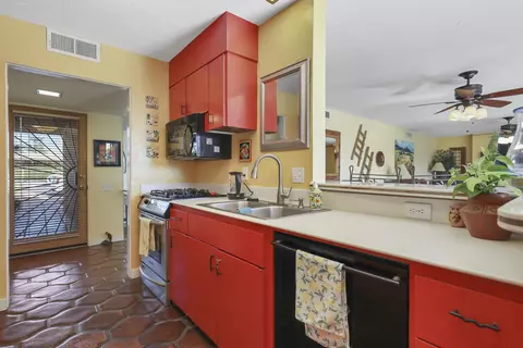 Kitchen - 42445 Adams St, Bermuda Dunes, CA 92203 photo 2 of 4