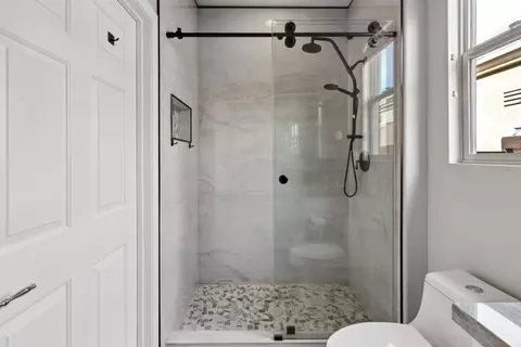 Bath - 81587 Avenida Celaya, Indio, CA 92203 photo 2 of 4