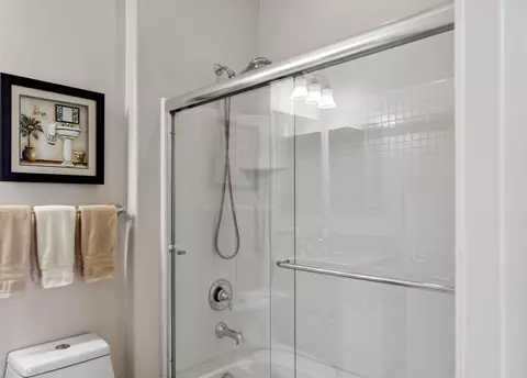 Bath - 81587 Avenida Celaya, Indio, CA 92203 photo 4 of 4