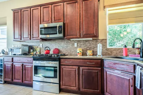 Kitchen - 80465 Glen Eagles Ct, Indio, CA 92201 photo 2 of 3