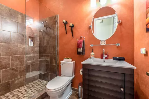 Bath - 80465 Glen Eagles Ct, Indio, CA 92201 photo 3 of 3