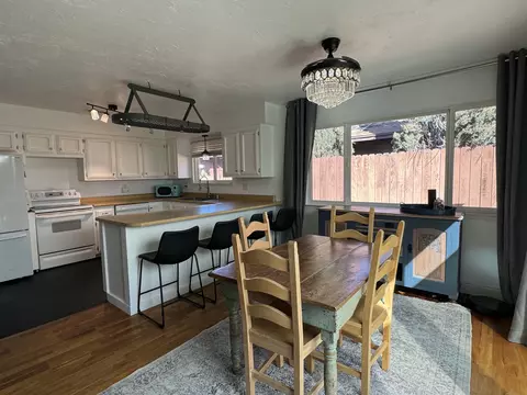 Dining - 4928 Sparrow Hawk Ln, Paso Robles, CA 93446 photo 2 of 2