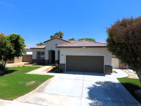 43364 Shasta Pl, Indio, CA 92201 photo 2