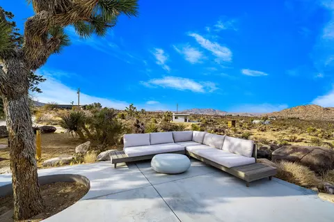 Exterior - 8269 Va Rocosa, Joshua Tree, CA 92252 photo 17 of 33