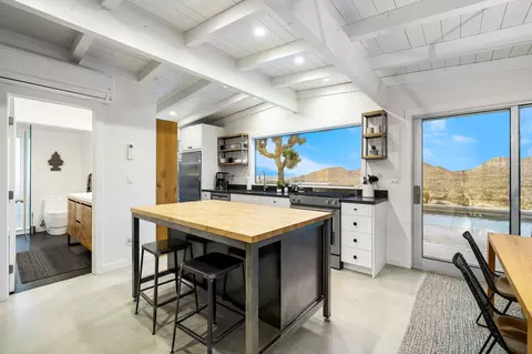 Kitchen - 8269 Va Rocosa, Joshua Tree, CA 92252 photo 4 of 6