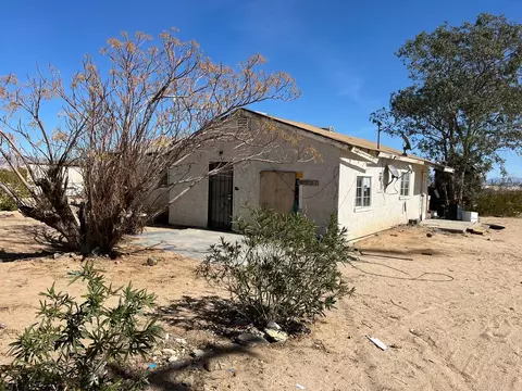 Exterior - 2237 Pampas Ave, Twentynine Palms, CA 92277 photo 4 of 6