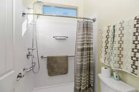 Bath - 81687 Corte Monteleon, Indio, CA 92203 photo 3 of 5