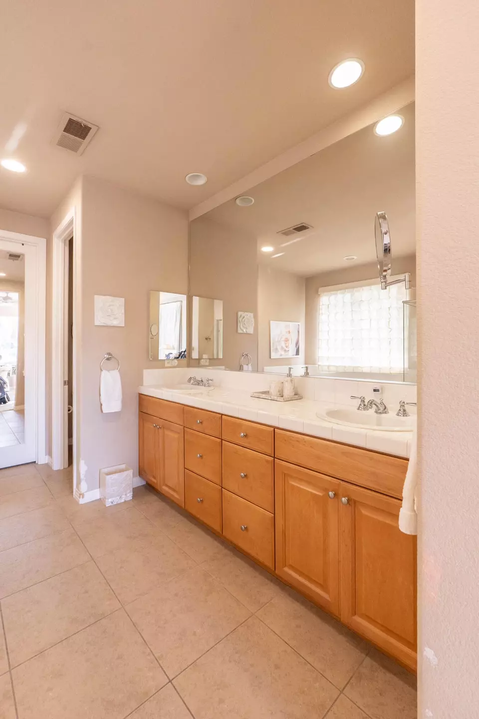 Bath - 73447 Travers St, Palm Desert, CA 92211 photo 2 of 7