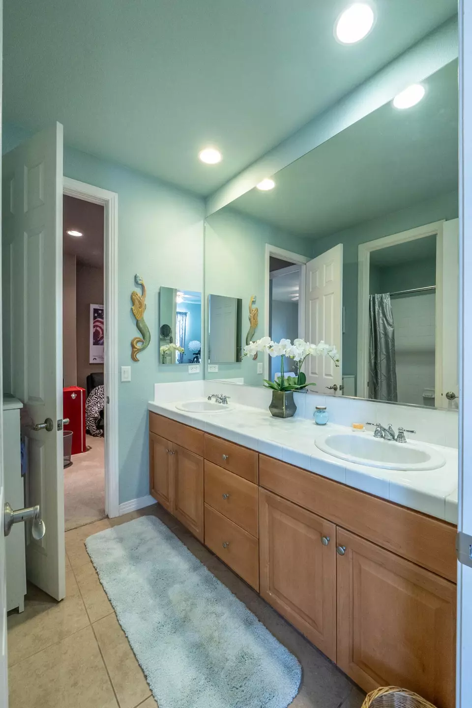 Bath - 73447 Travers St, Palm Desert, CA 92211 photo 5 of 7
