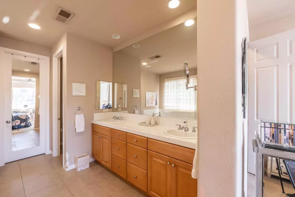 Bath - 73447 Travers St, Palm Desert, CA 92211 photo 3 of 7
