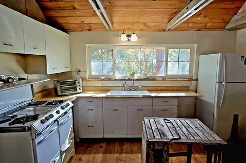 Kitchen - 21661 Crest Forest Dr, Cedarpines Park, CA 92322 photo 2 of 2