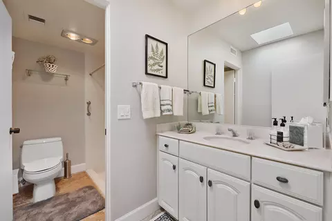 Bath - 43409 Lacovia Dr, Bermuda Dunes, CA 92203 photo 4 of 4