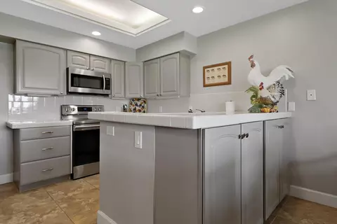 Kitchen - 43409 Lacovia Dr, Bermuda Dunes, CA 92203 photo 2 of 4
